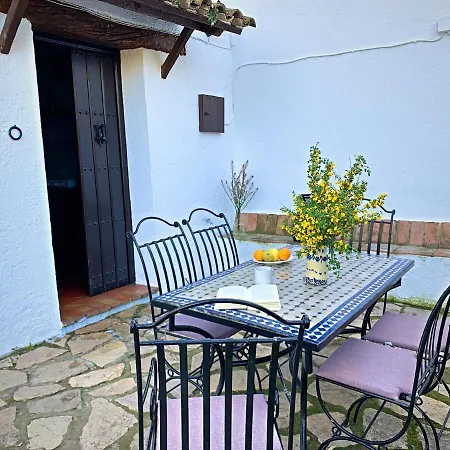 Vakantiehuis Vivelorural Casa Y Piscina En Zahara De La Sierra